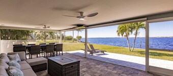 Waterfront Luxury Retreat with Stunning River Views + Epic Sunsets!
