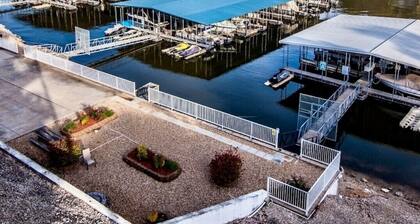 Top Rated, Waterfront Condo at 19MM Amazing views! Prime location! Boat slip!