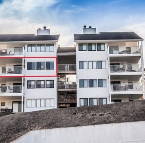Exterior - Top Rated, Waterfront Condo at 19MM Amazing views! Prime location! Boat slip! (Osage Beach)
