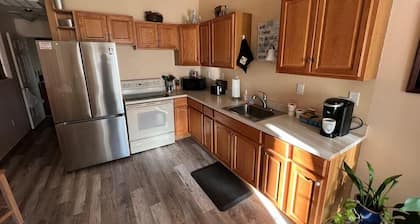 Cozy 1-bedroom apartment, WiFi, AC, Views! Wildlife! In charming Pahrump