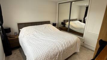4 bedrooms, iron/ironing board, travel crib, free WiFi