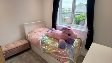4 bedrooms, iron/ironing board, travel cot, free WiFi