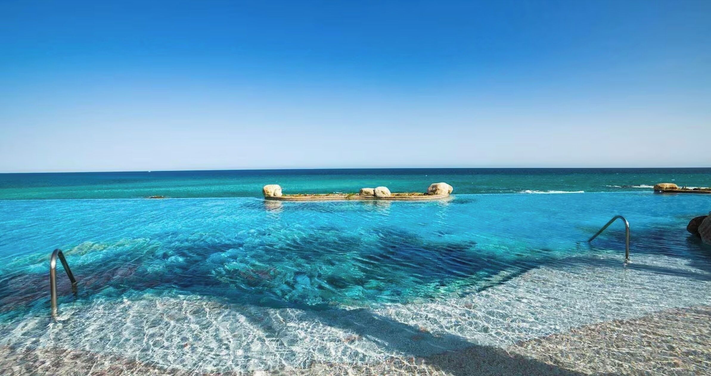 Indoor pool, outdoor pool