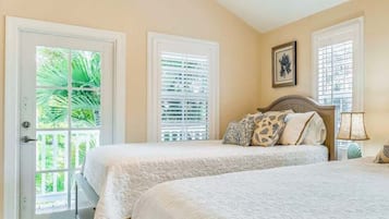 4 bedrooms, iron/ironing board, WiFi, bed sheets