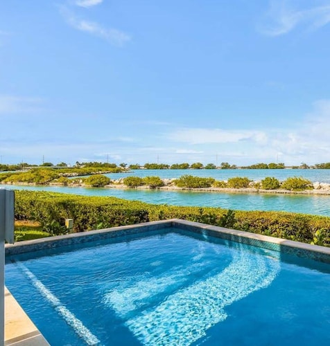 Piece of Paradise located at Hawks Cay in Duck Key