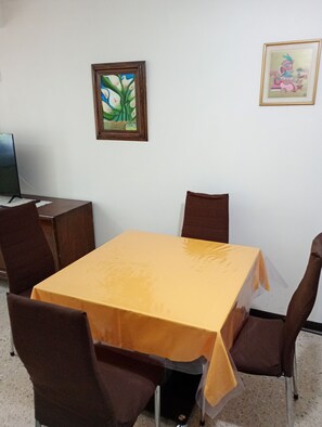 Dining - Entire apartment, very safe area in Lomas de Sotelo, near Polanco, CDMX. (Ciudad de México)