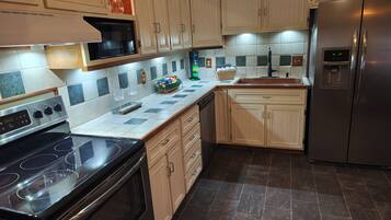 Microwave, oven, stovetop, dishwasher
