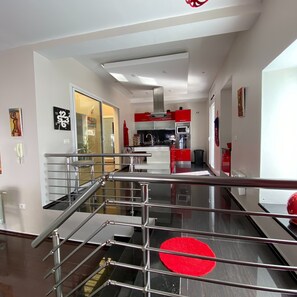 Microwave, oven, stovetop, dishwasher - Villa Deluxe, Poolside, Mountain views, 3Bed, Sitting and dining indoor/outdoor (Bizerte)