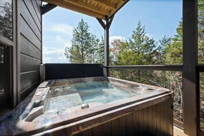 Outdoor spa tub - Family-Friendly Cabin • HotTub, Games,Views & Dogs (Sevierville)