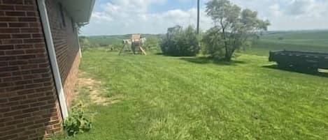 المنطقة المحيطة بالمنشأة