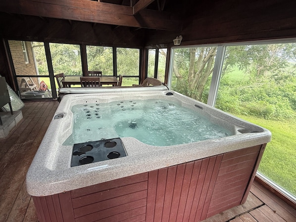 Indoor spa tub