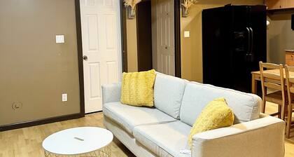 Charming 2-bedroom 1-bathroom basement suite in Langley with Free Parking