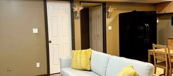 Charming 2-bedroom 1-bathroom basement suite in Langley with Free Parking