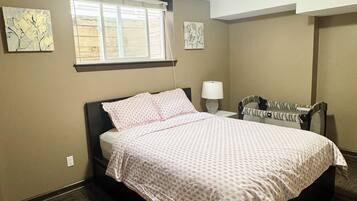 2 bedrooms, desk, iron/ironing board, travel crib