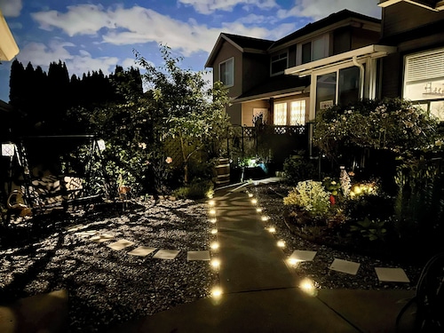 Charming 2-bedroom 1-bathroom basement suite in Langley with Free Parking