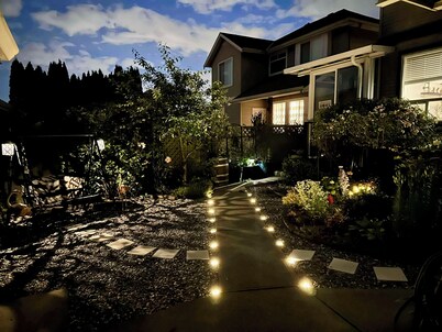 Charming 2-bedroom 1-bathroom basement suite in Langley with Free Parking