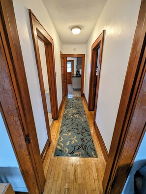 Interior - Charming 2-bedroom house with Wi-Fi, AC in marvelous New London CT (New London)