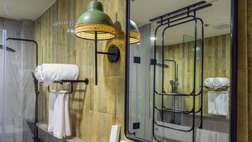 Superior Room, Private Bathroom | Bathroom | Hair dryer, towels, soap, shampoo