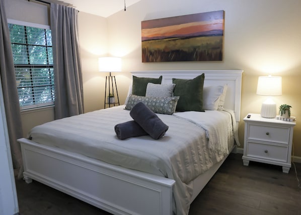 2 bedrooms, iron/ironing board, travel cot, free WiFi