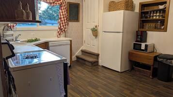 Microonde, forno, piano cottura, lavastoviglie