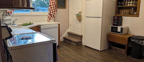 Micro-ondas, fogão, cooktop, lava-louças