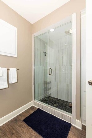 Shower, soap, shampoo, toilet paper