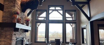 Luxury 5BR Lodge in Star Valley, Views +Trailer Space Near Jackson Hole