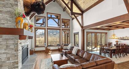 Luxury 5BR Lodge in Star Valley, Views +Trailer Space Near Jackson Hole