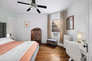 3 chambres, fer et planche à repasser, Wi-Fi, draps fournis