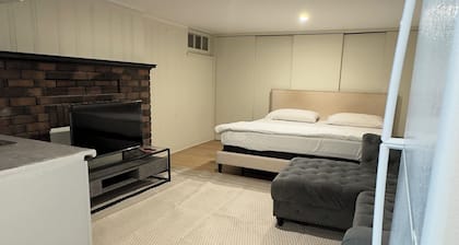 Cambridge Private Basement | Full Kitchen, Bathroom & Comfort