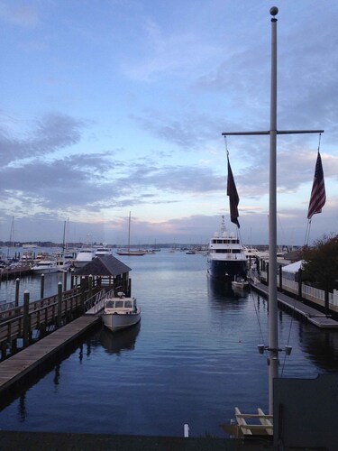 Week long hotel suite unit at Wyndham Inn on the Harbor in Newport