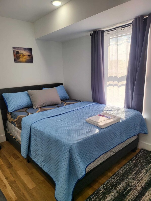 Iron/ironing board, WiFi, bed sheets