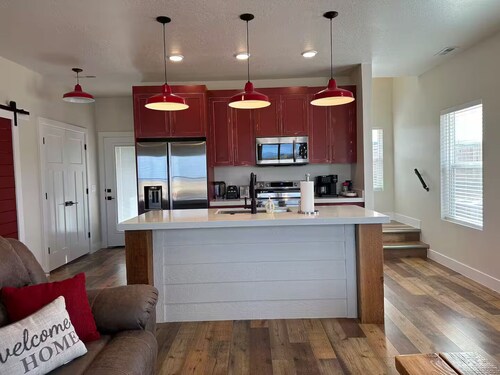 Luxury Red Barn at Stoney Farms NO CHOREs