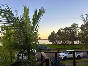 Terrace/patio - Sunrise on the Water (Lemon Tree Passage)