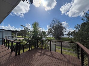 Terrace/patio - Sunrise on the Water (Lemon Tree Passage)