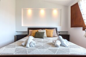 2 chambres, fer et planche à repasser, Wi-Fi, draps fournis