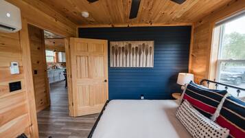 2 habitaciones, cuna de viaje, wifi gratis y ropa de cama