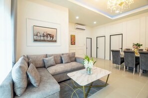 Living area - Villa Anna (Pattaya)