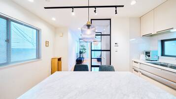Basic Apartment | In-room dining