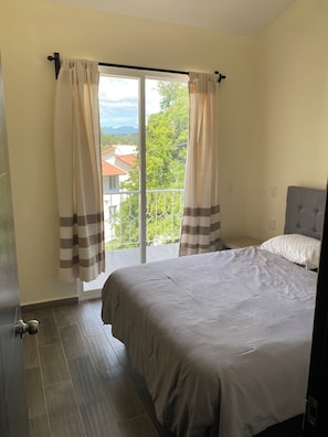 2 chambres, fer et planche à repasser, Wi-Fi gratuit, draps fournis