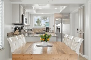 Fridge, microwave, oven, stovetop - Beachfront Brkfst/Sunrise Espresso/Fire Pit S'mores (Flagler Beach)