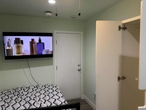 1 bedroom, WiFi, bed sheets - Macau studio by Sac. State/UCDMC (Sacramento)