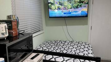 1 habitación, wifi y ropa de cama