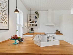 Fridge, dishwasher, cookware/dishes/utensils