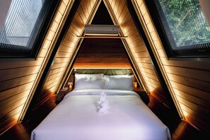 In-room safe, free WiFi, bed sheets
