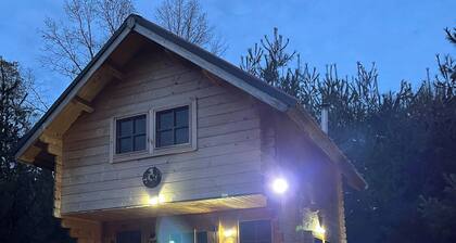 Nature Retreat | Cabin on 40 Acres, 15 Mins from Beaches