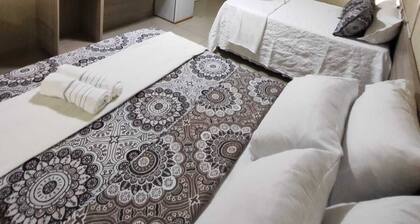 RiverSide Flat 102 – Settle in with charm near the waterfront