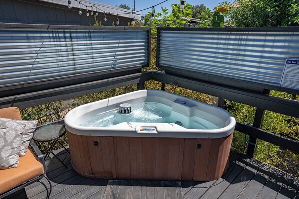 Bain à remous extérieur