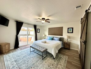 4 bedrooms, desk, iron/ironing board, travel crib