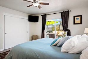 4 chambres, bureau, fer et planche à repasser, lit parapluie